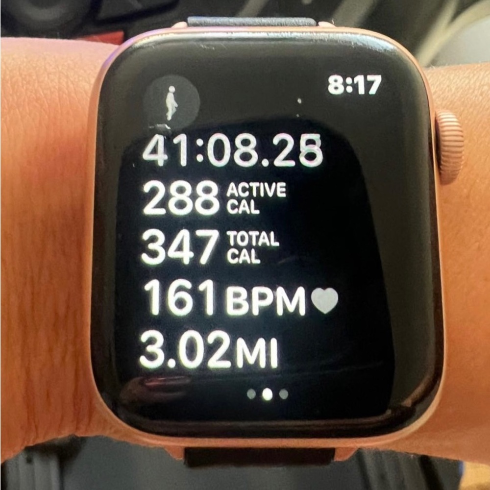 Women Apple Watch SE (GPS) gold 40mm